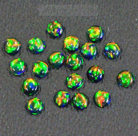 Opale RGB 2mm cabochon rond