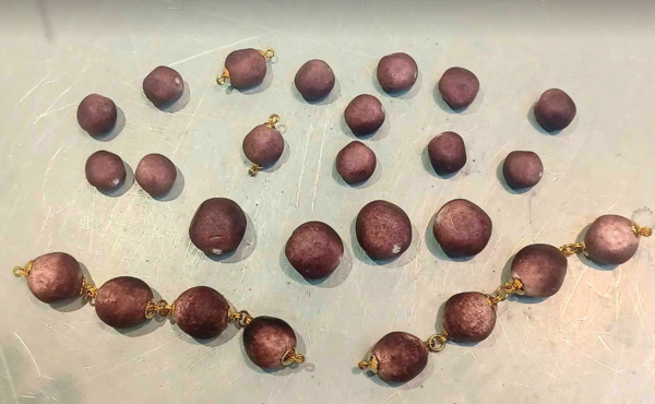 Perles prunes poudrées dépolies à facettes 13mm lot de 10